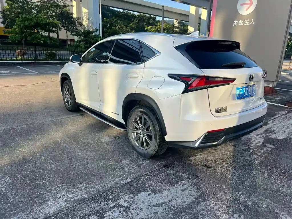 Lexus NX — фото 4