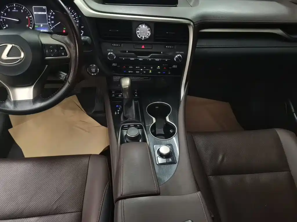 Lexus RX — фото 14