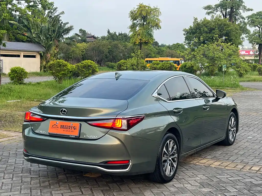 Lexus ES — фото 18