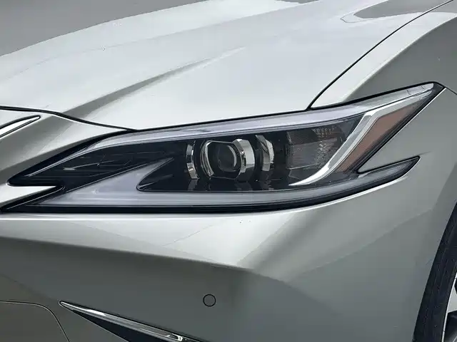 Lexus ES — фото 17