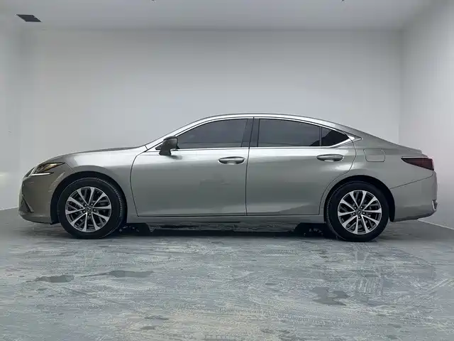 Lexus ES — фото 7