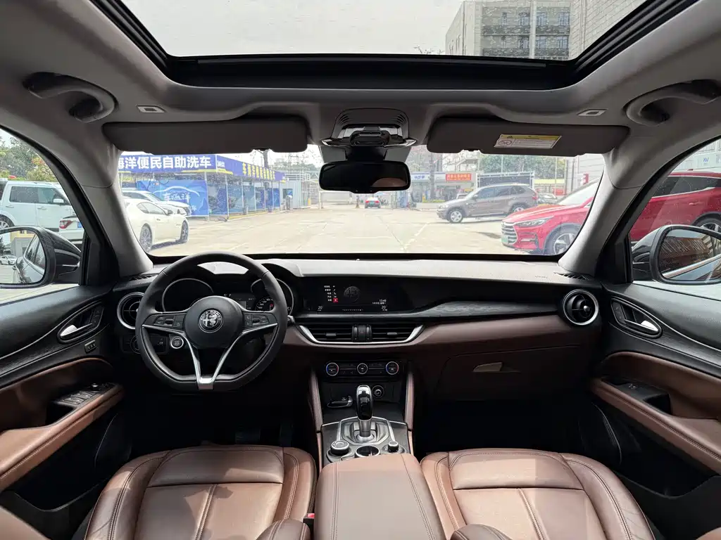 Alfa Romeo Stelvio — фото 17
