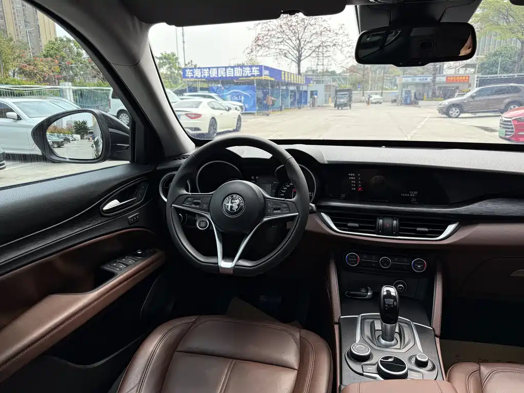 Alfa Romeo Stelvio — фото 21