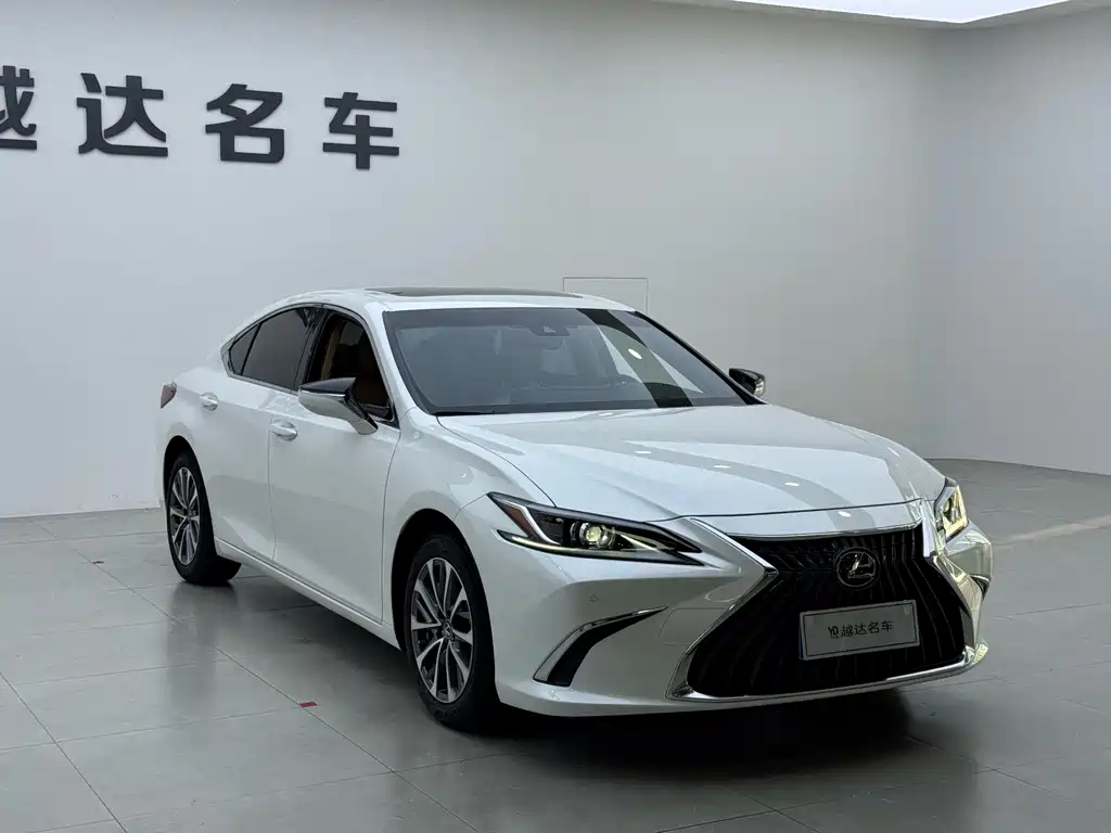 Lexus ES — фото 5
