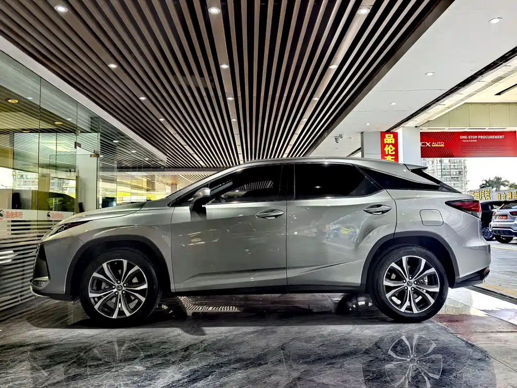 Lexus RX — фото 18