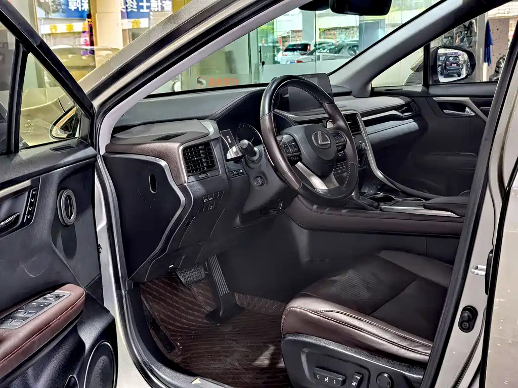 Lexus RX — фото 4