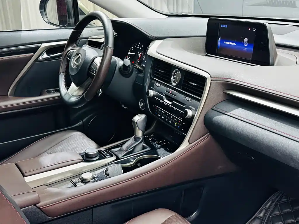 Lexus RX — фото 22