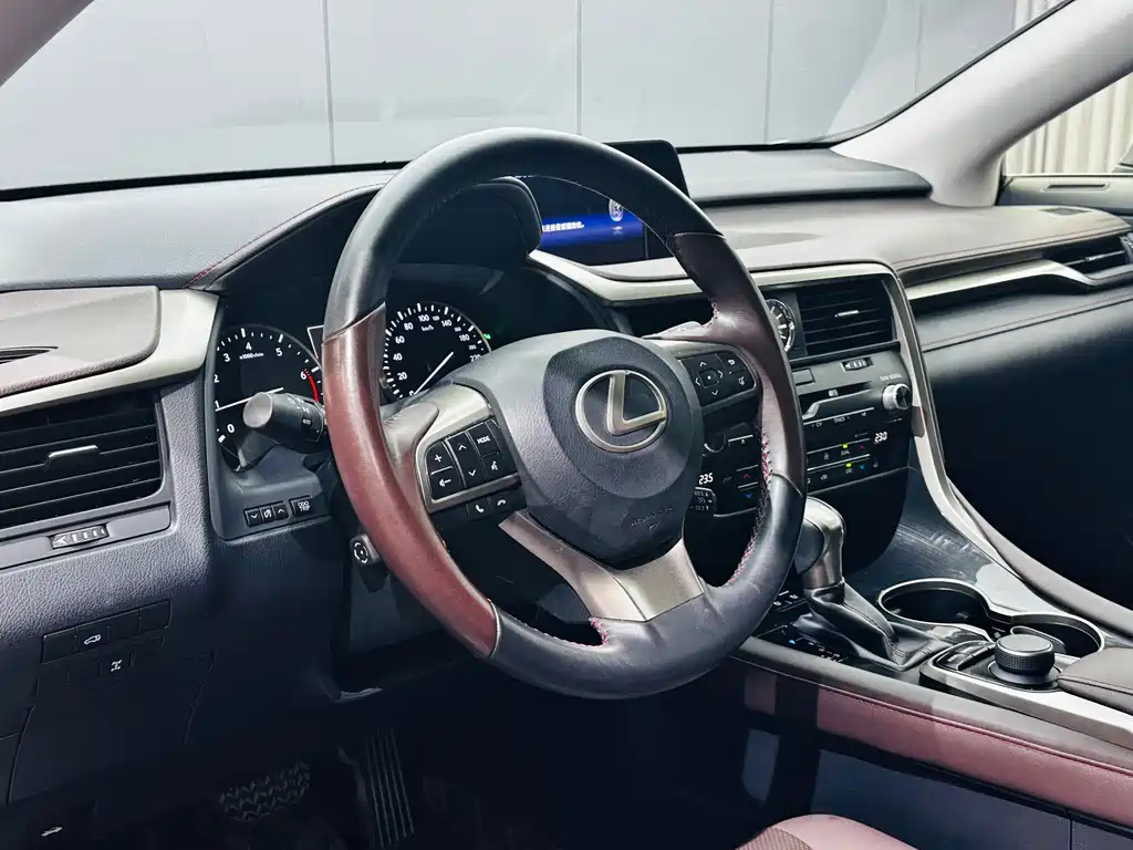 Lexus RX — фото 9