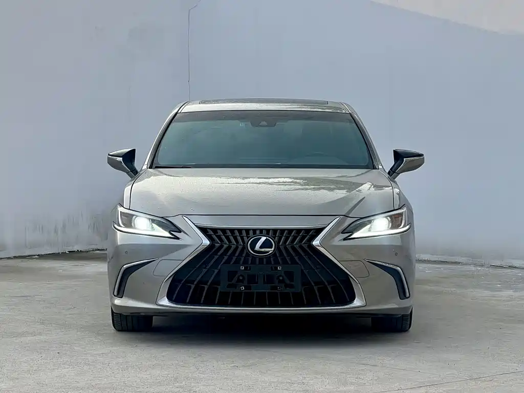 Lexus ES — фото 2