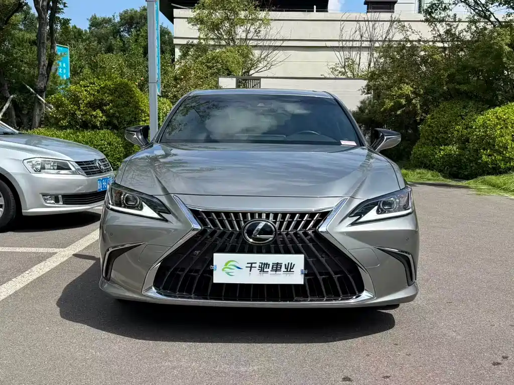 Lexus ES — фото 2