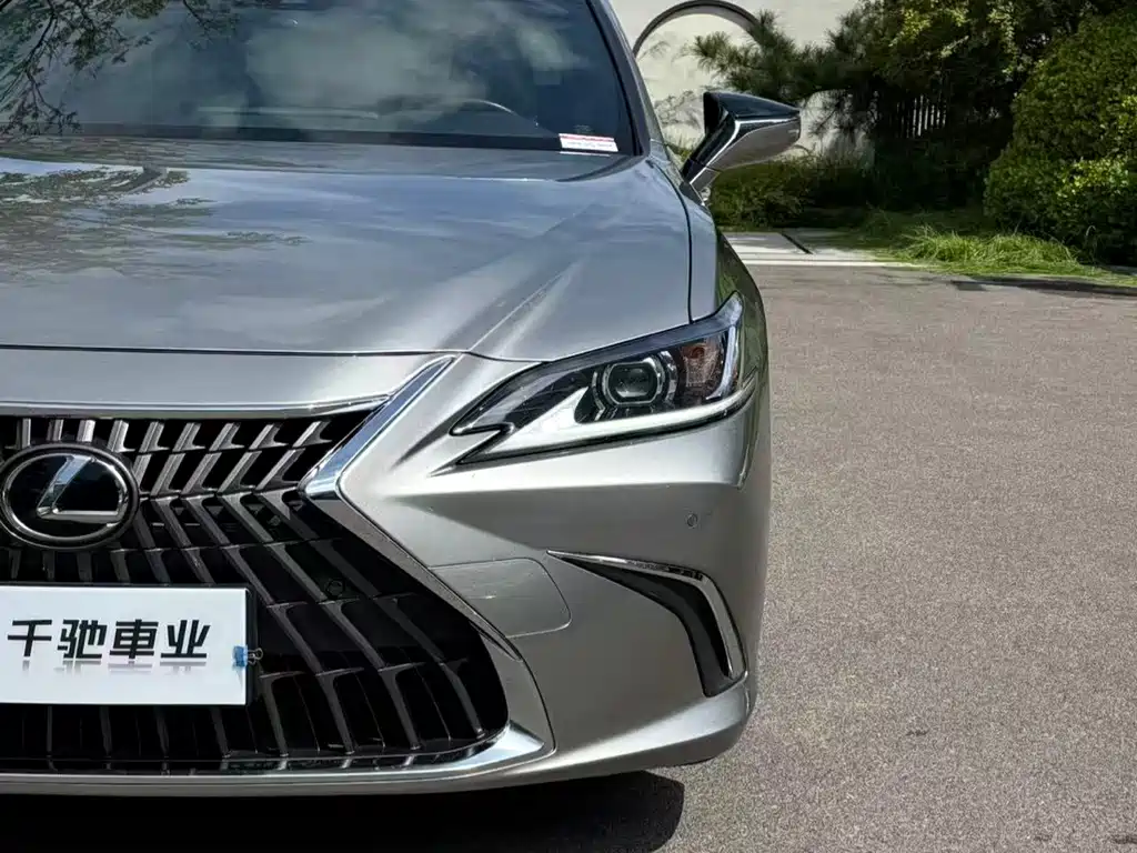 Lexus ES — фото 3