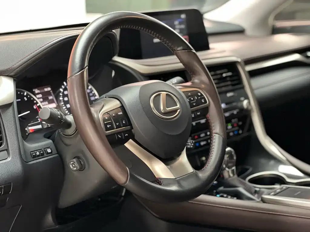 Lexus RX — фото 7
