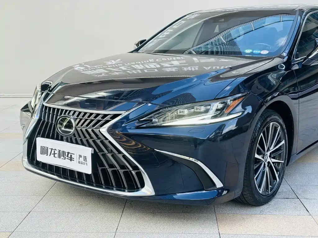 Lexus ES — фото 18