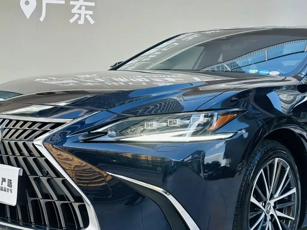 Lexus ES — фото 19