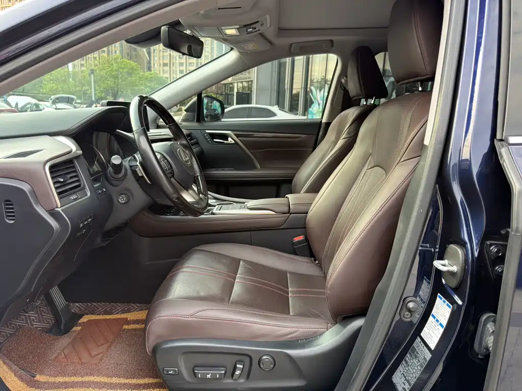 Lexus RX — фото 14