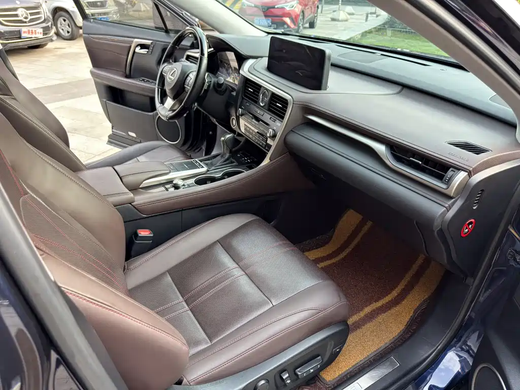 Lexus RX — фото 17