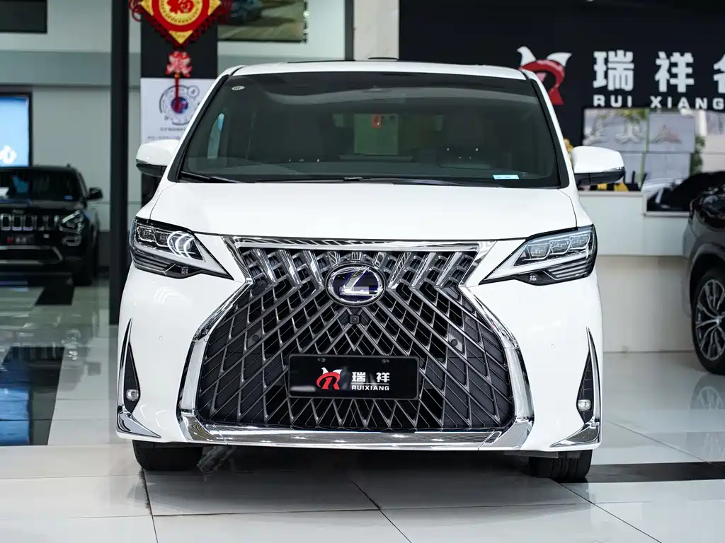 Lexus LM — фото 2