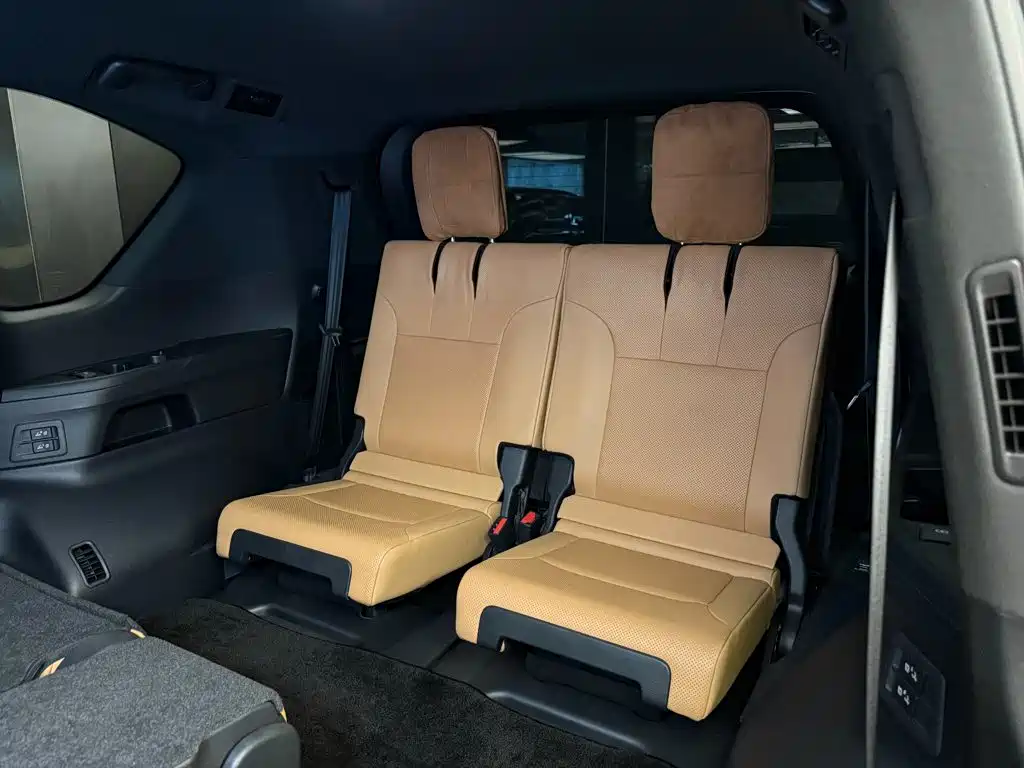 Lexus LX — фото 13