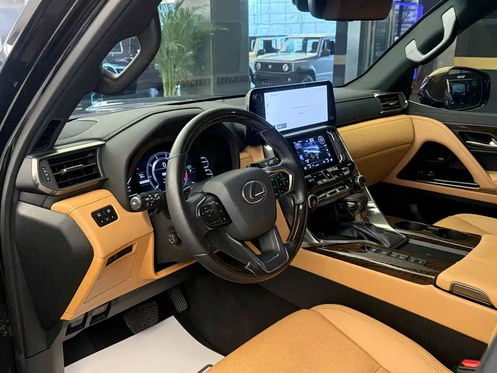 Lexus LX — фото 6
