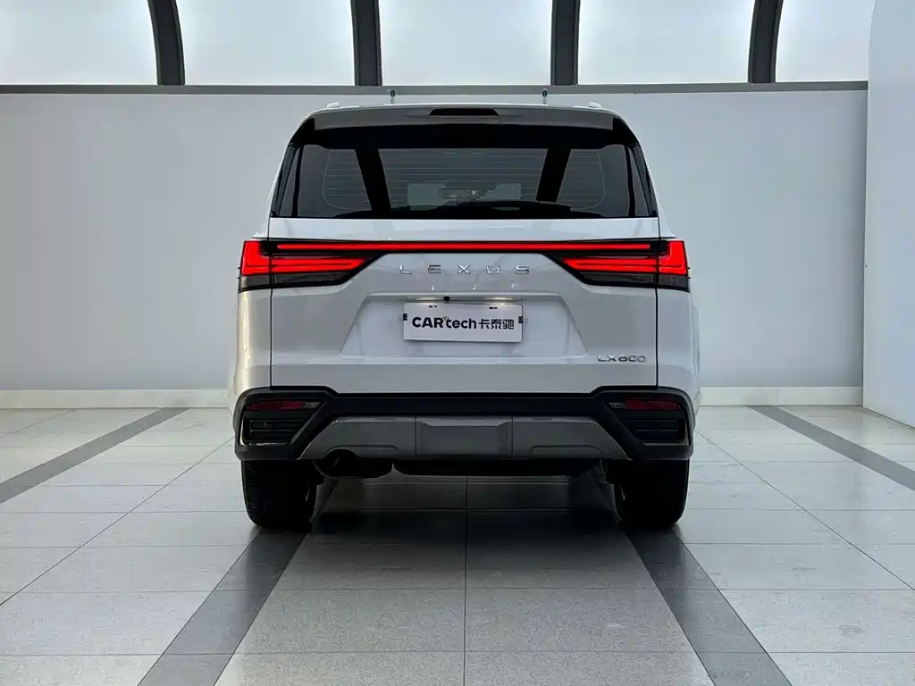 Lexus LX — фото 2