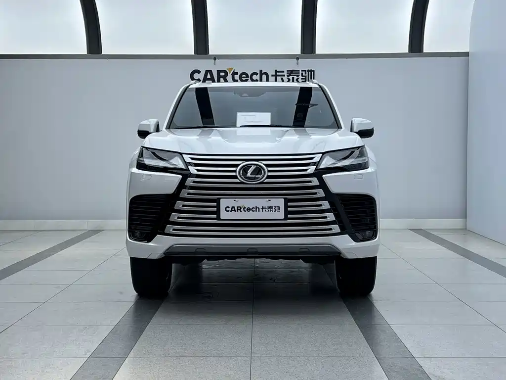 Lexus LX — фото 5