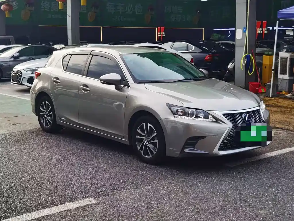 Lexus CT — фото 2
