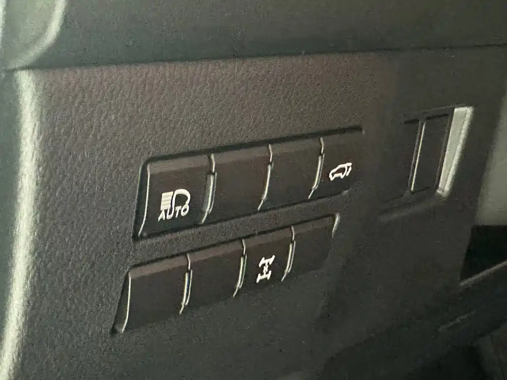 Lexus NX — фото 10