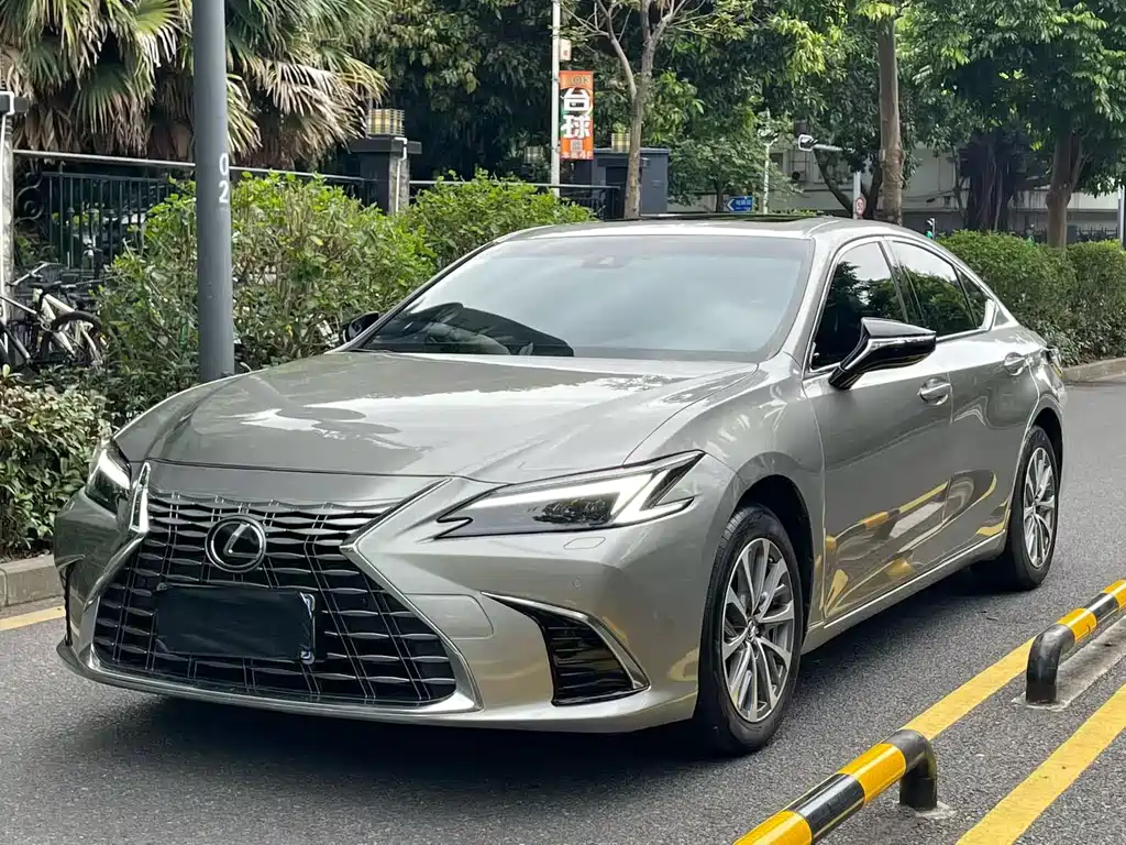 Lexus ES — фото 3