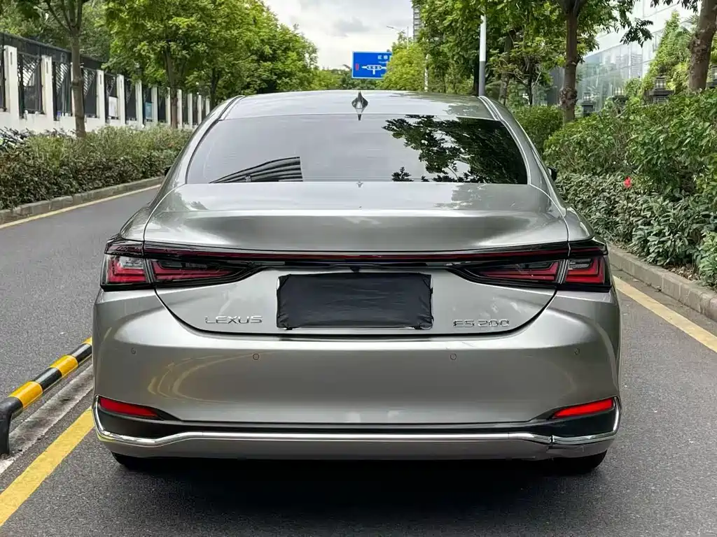 Lexus ES — фото 8