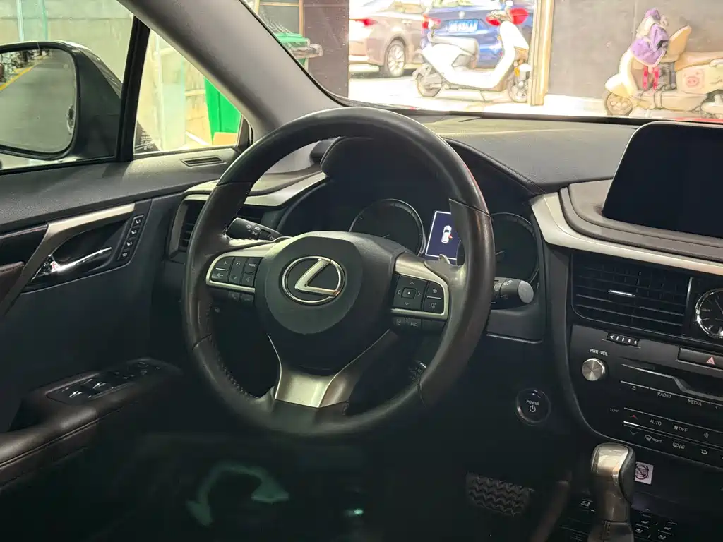 Lexus RX — фото 14