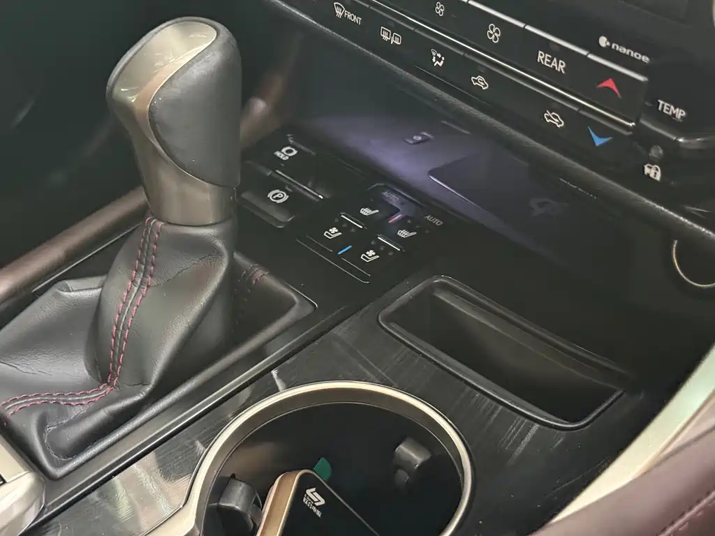Lexus RX — фото 17