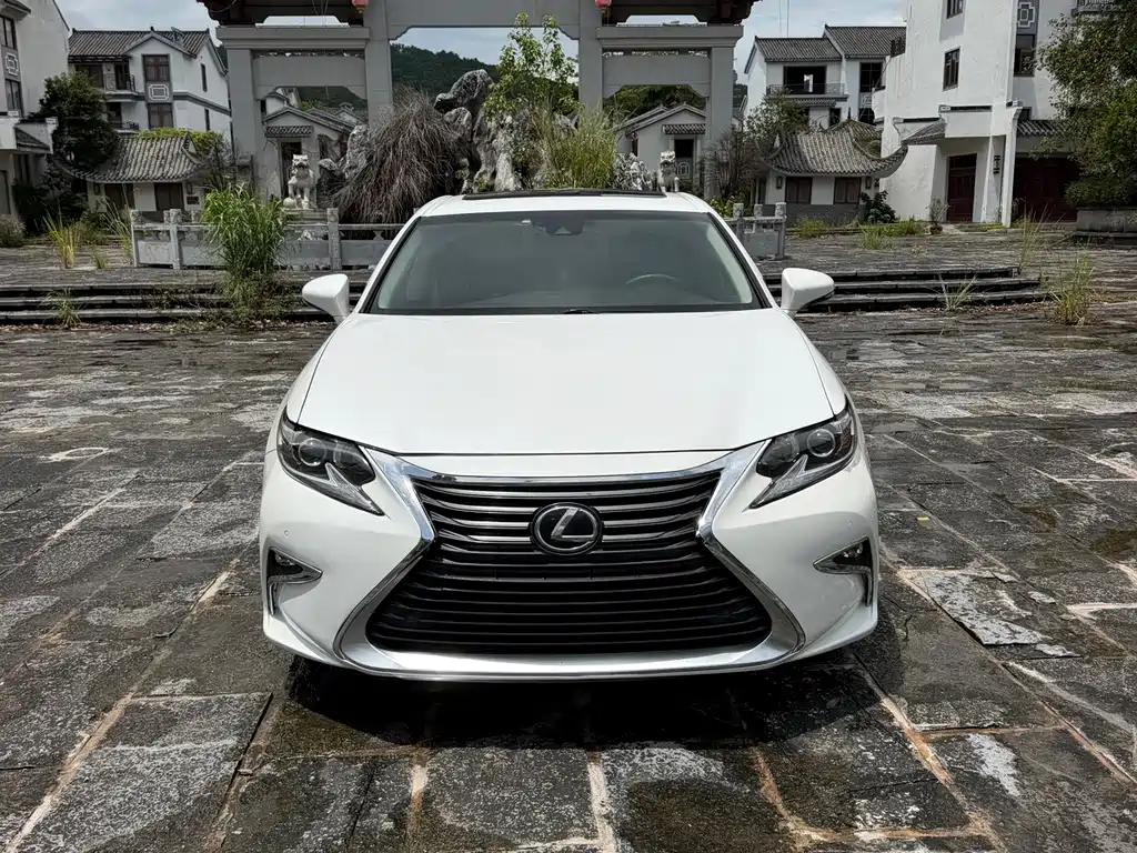 Lexus ES — фото 2