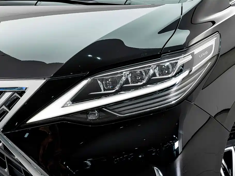 Lexus LM — фото 4