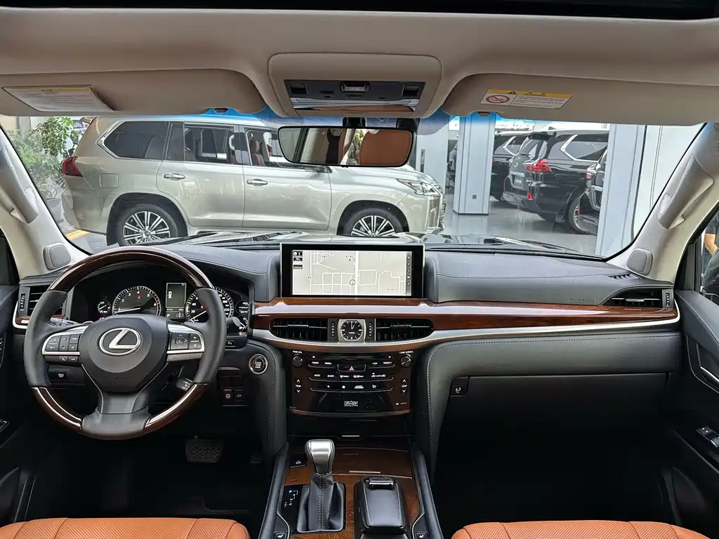 Lexus LX — фото 6