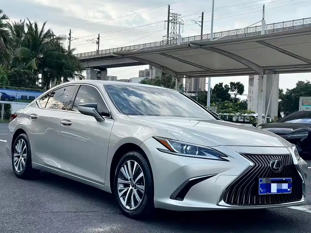 Lexus ES — фото 3