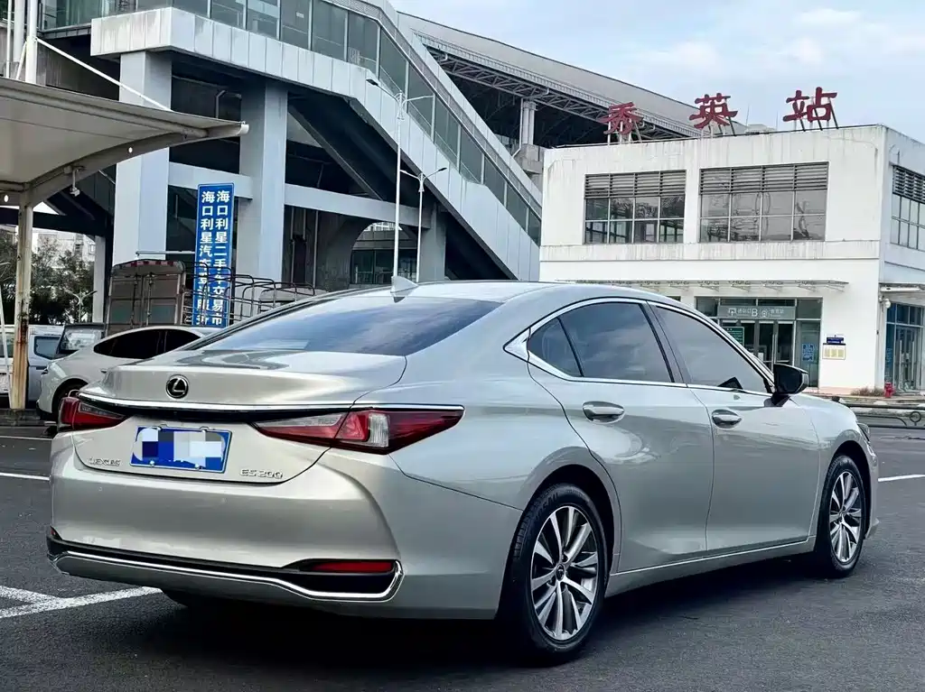Lexus ES — фото 6