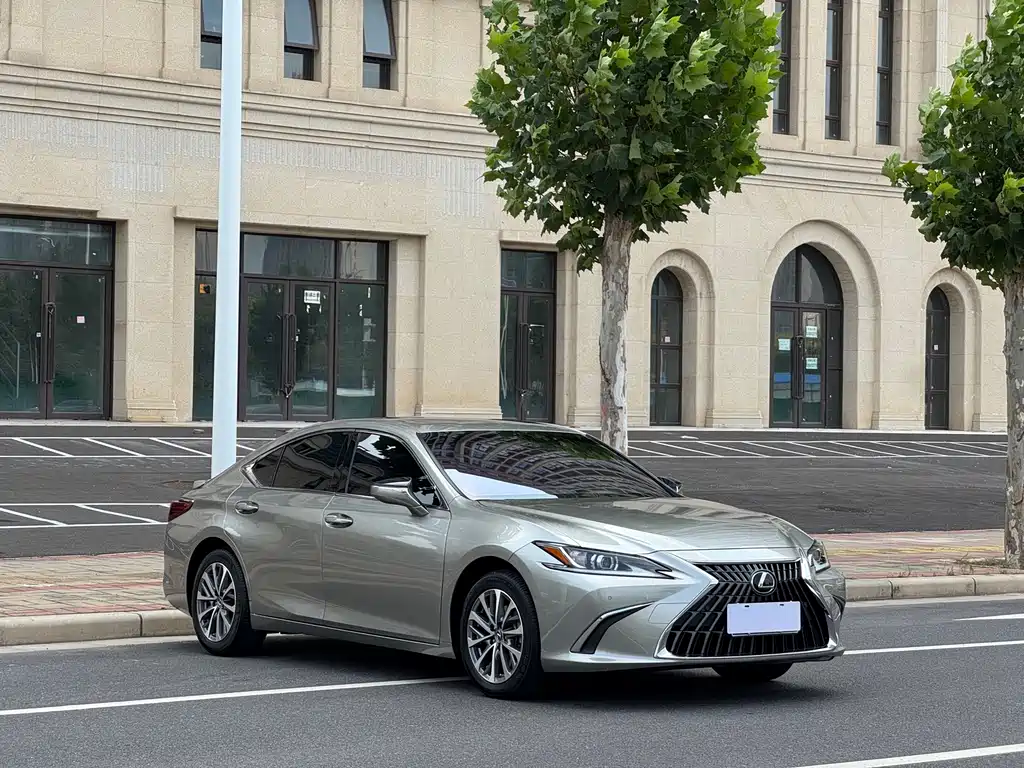 Lexus ES — фото 3