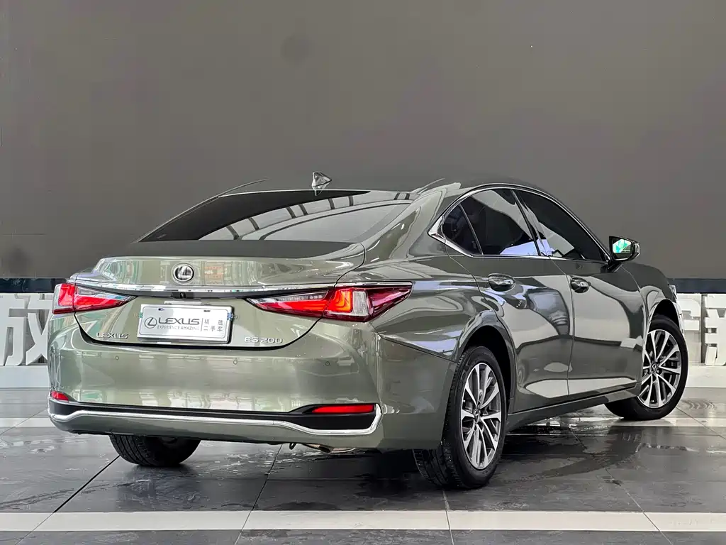 Lexus ES — фото 4
