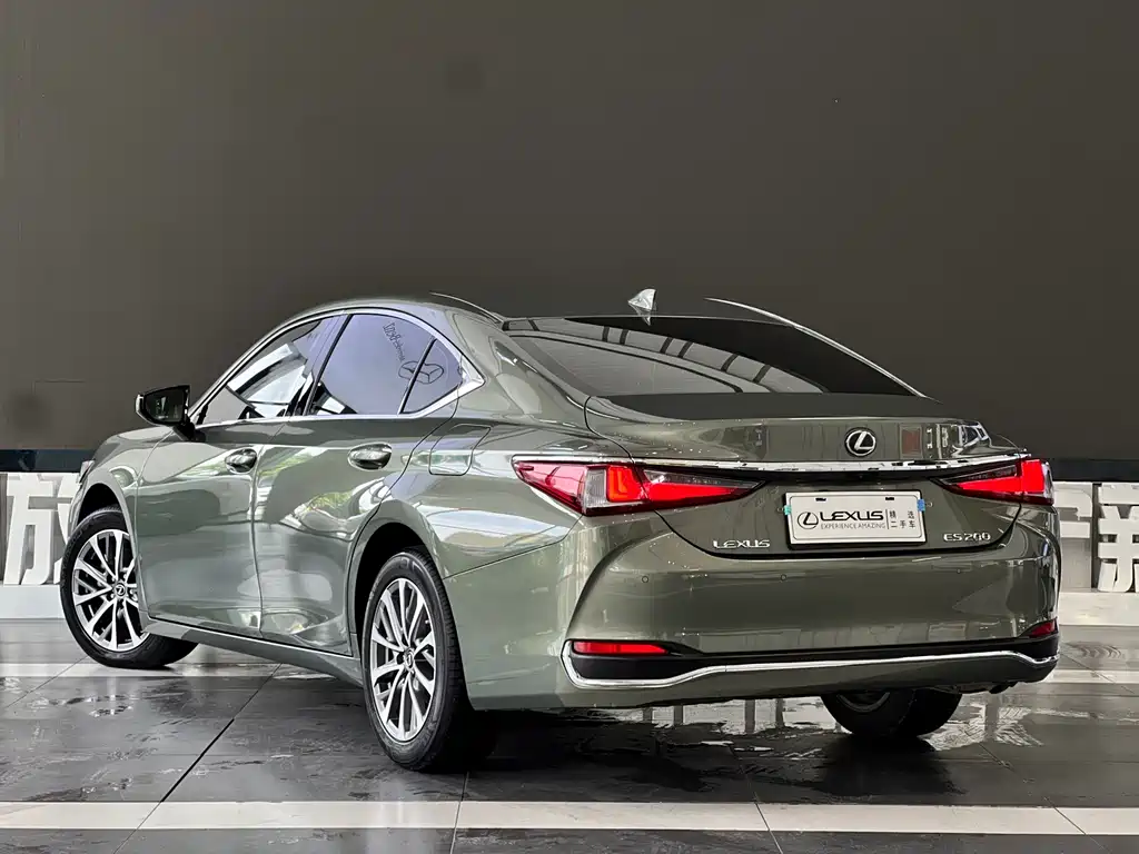 Lexus ES — фото 6