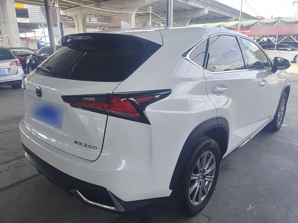 Lexus NX — фото 7