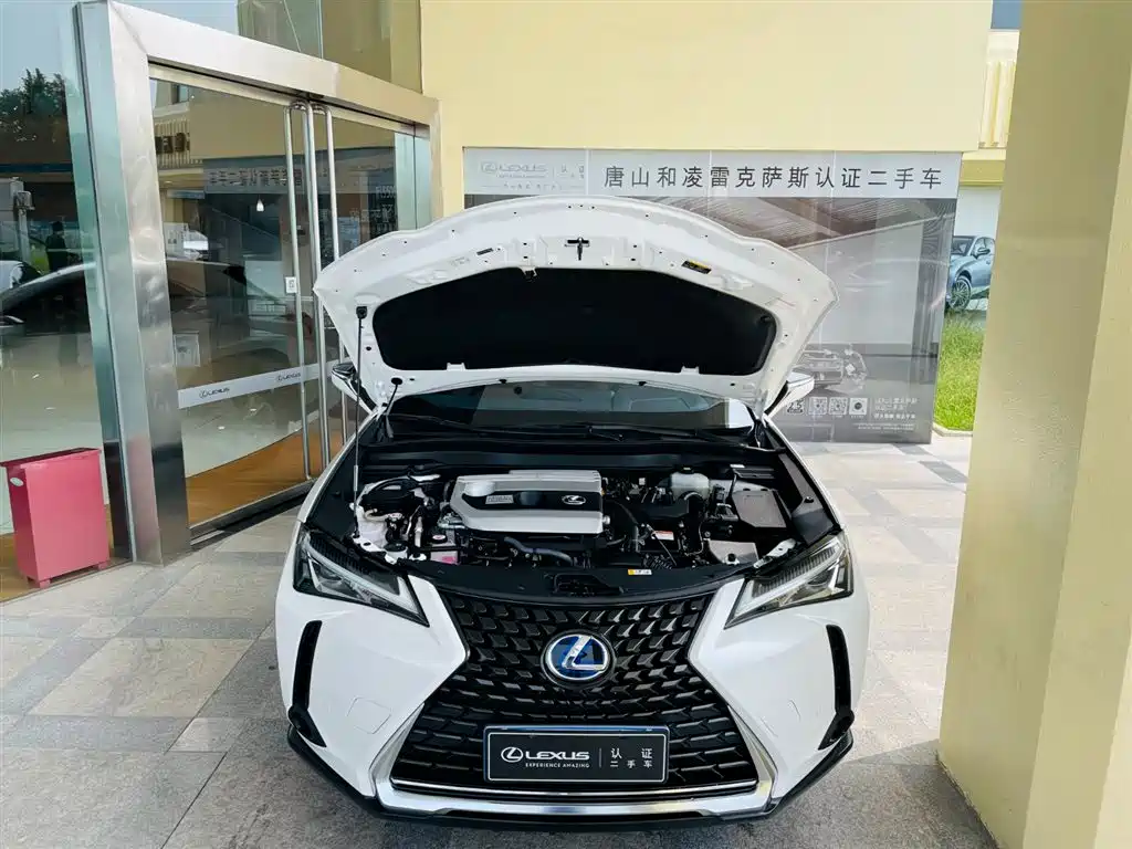 Lexus UX — фото 3