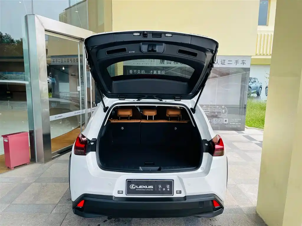 Lexus UX — фото 6