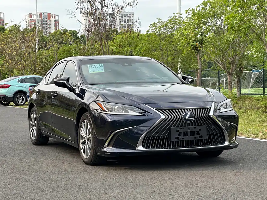 Lexus ES — фото 3