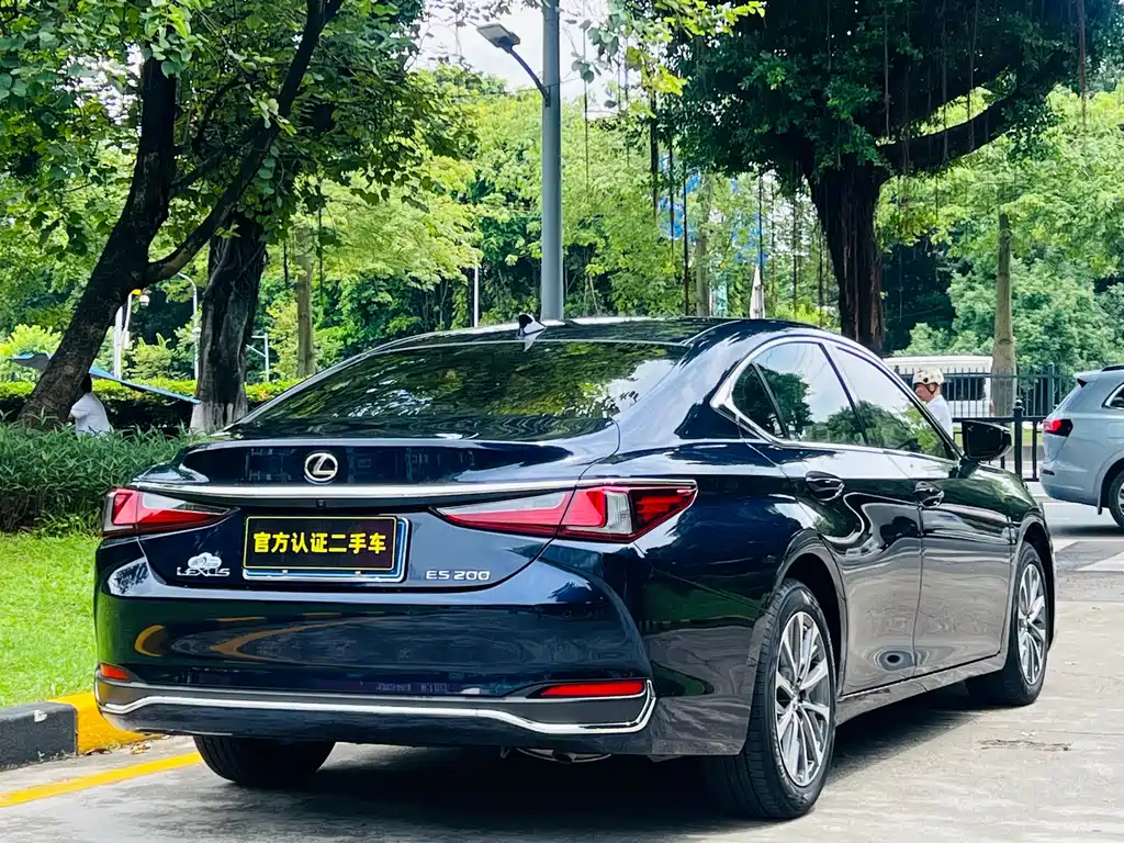 Lexus ES — фото 5