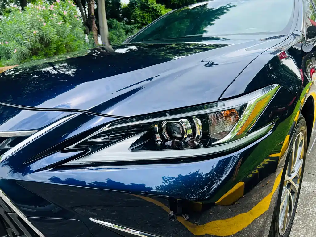 Lexus ES — фото 8