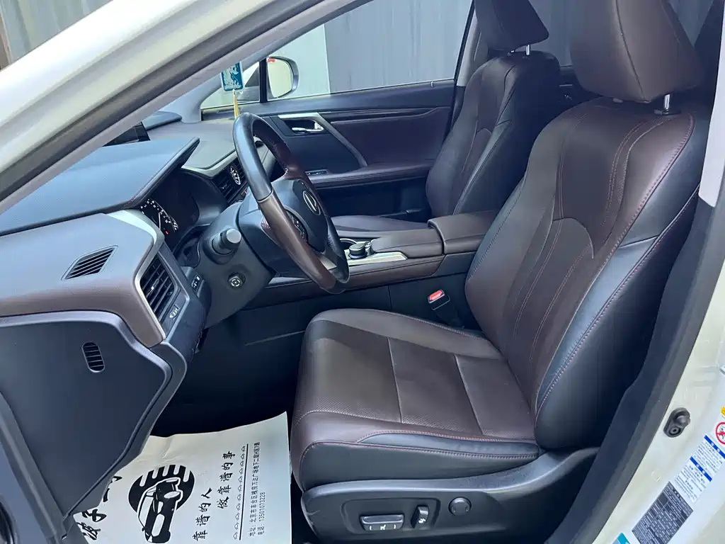 Lexus RX — фото 11