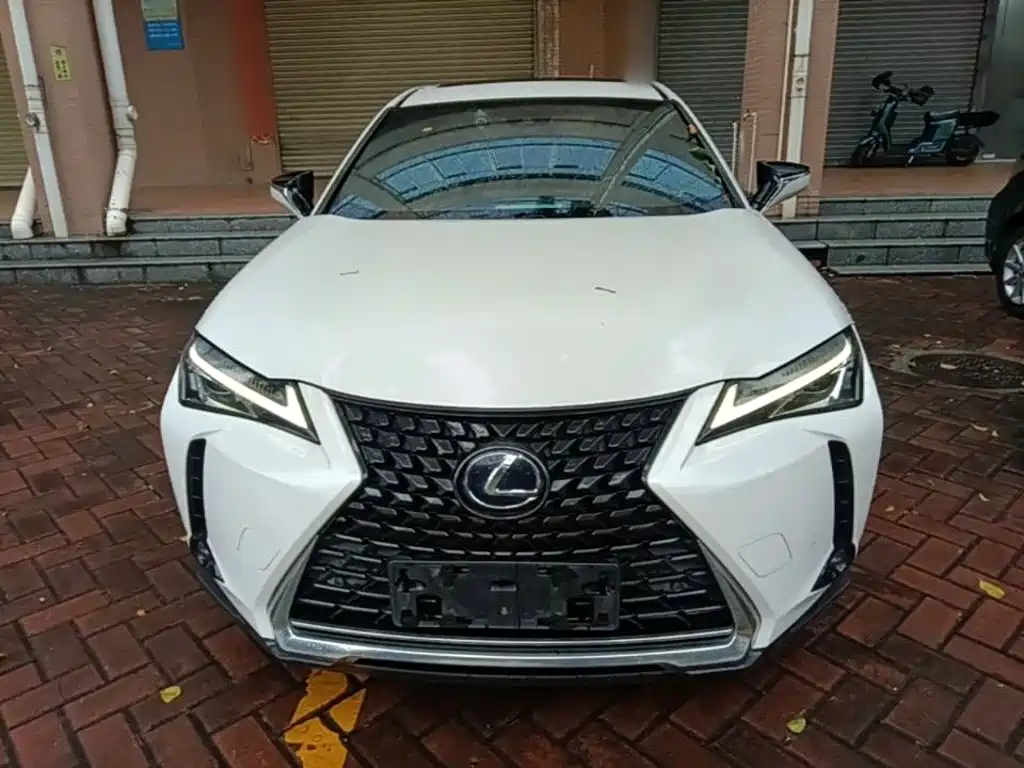 Lexus UX — фото 3