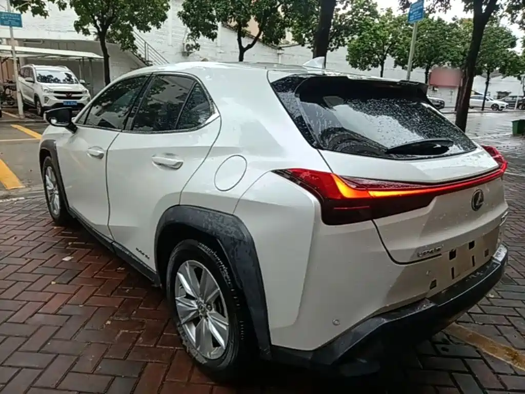 Lexus UX — фото 5