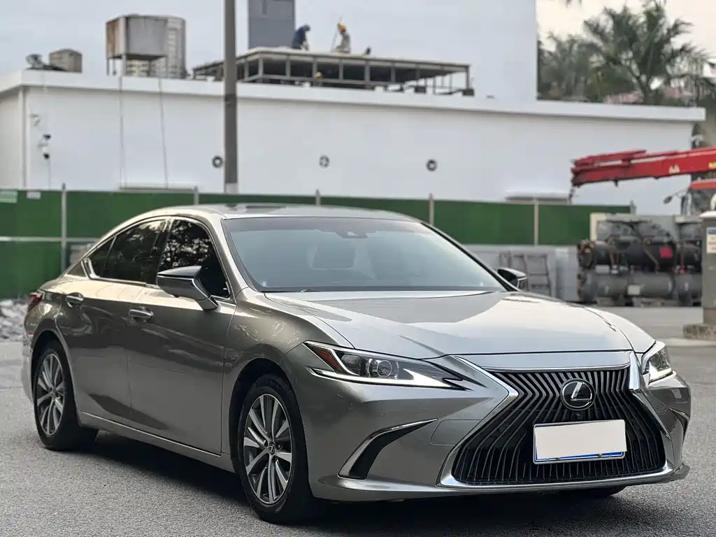 Lexus ES — фото 3