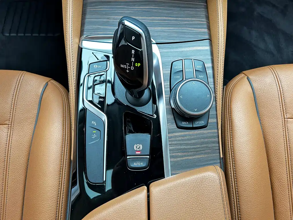 BMW 6 Series GT — фото 18